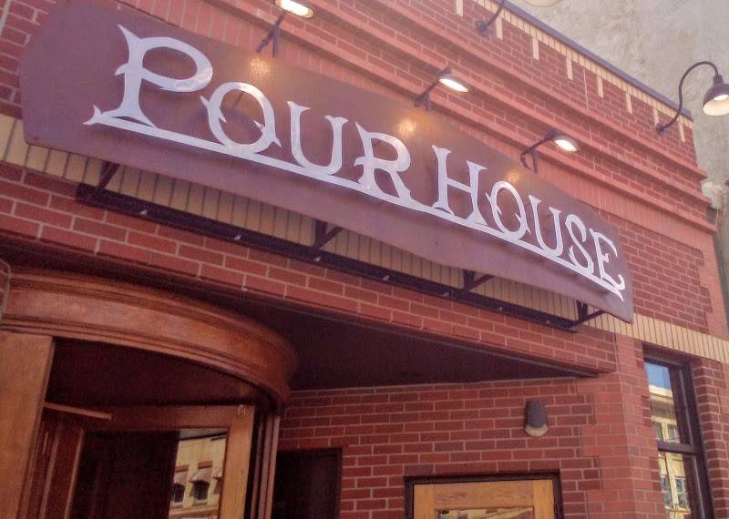 Pourhouse Bar & Grill