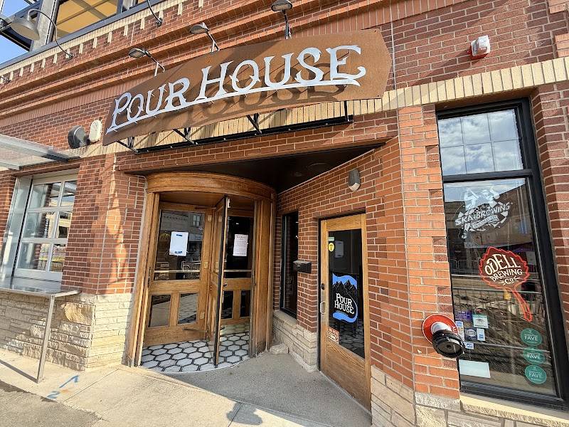 Pourhouse Bar & Grill